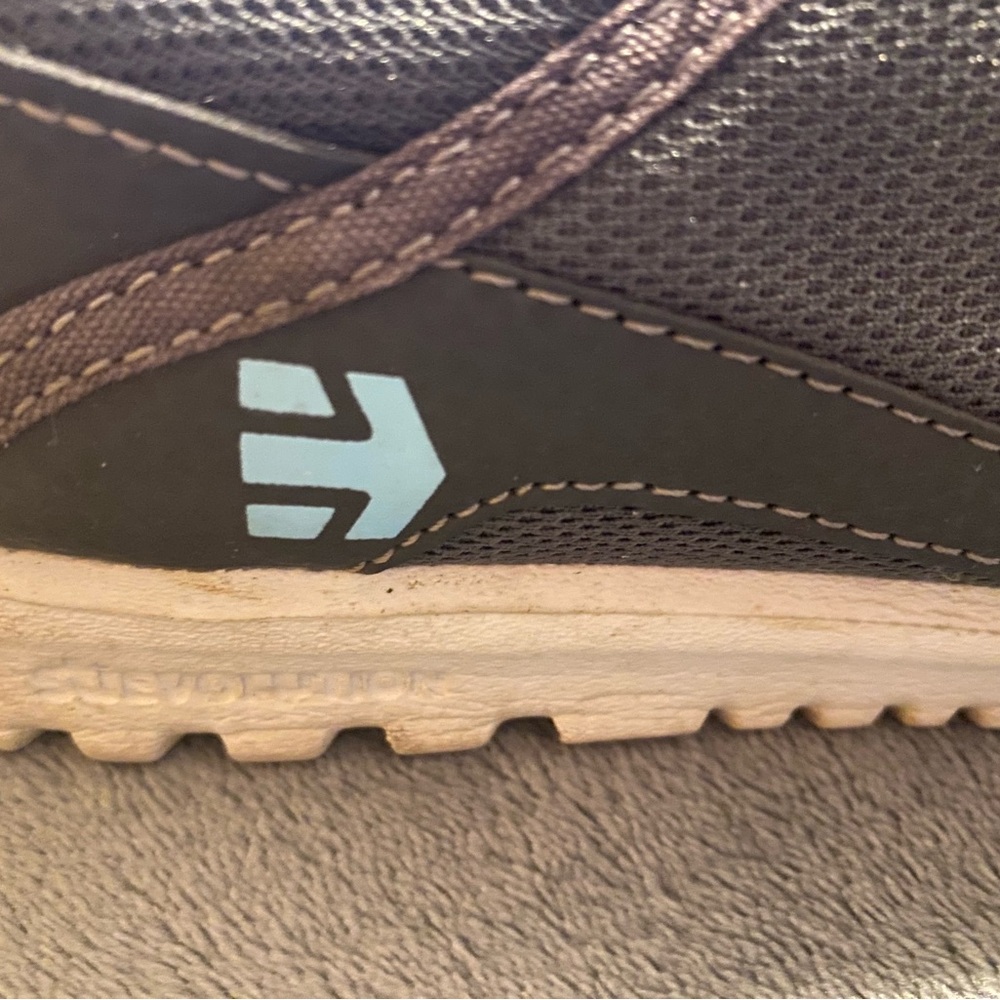 Wome Ernie’s sneakers